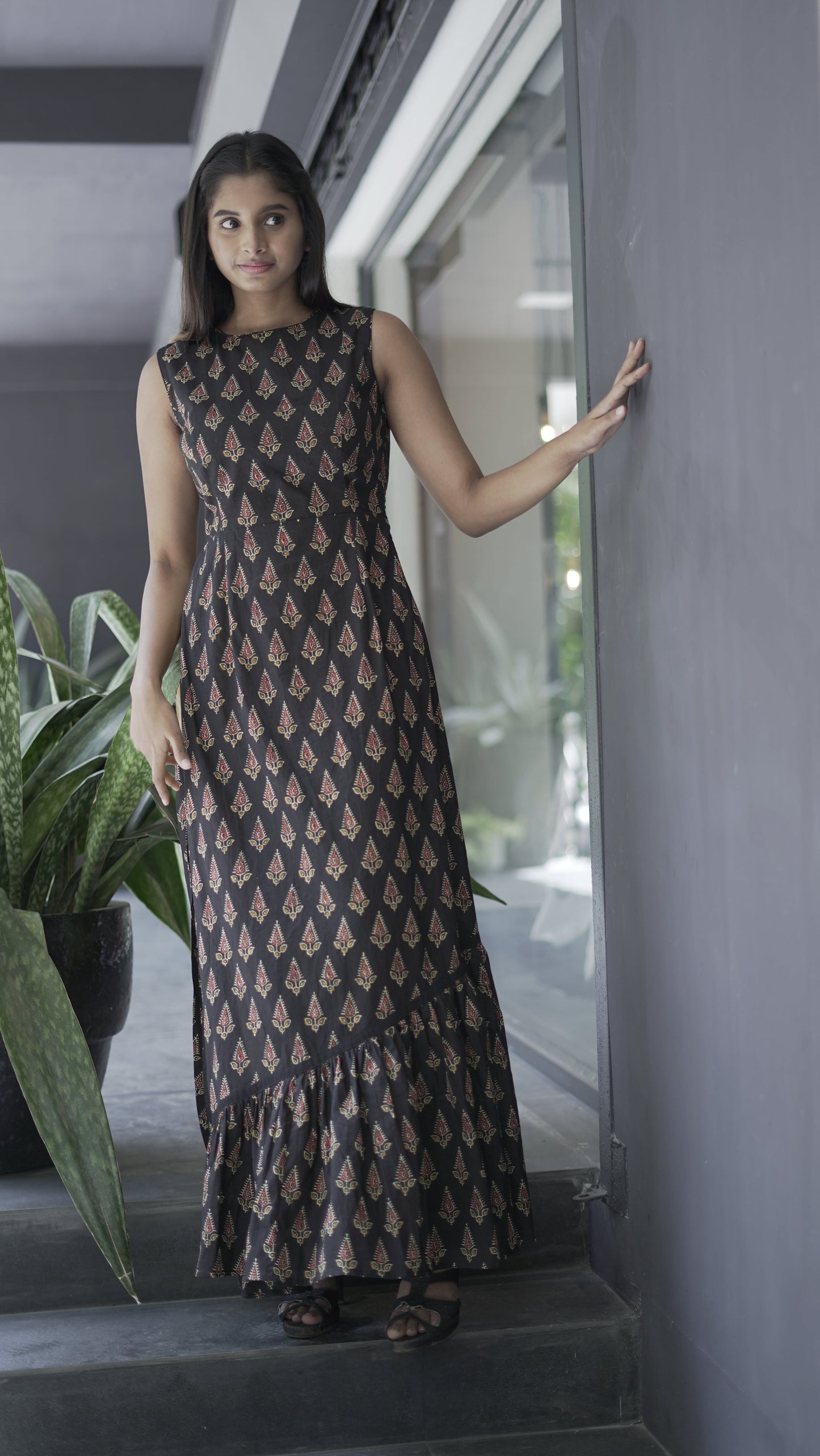 anka High slit gown with pant5-min.JPG